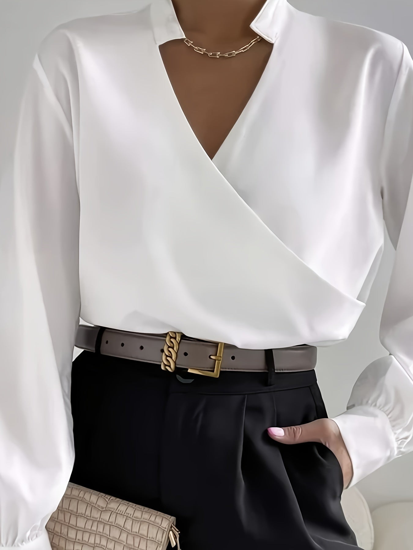 Elegant Notched V-Neck Shirt for Women – Timeless Sophistication